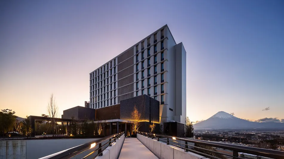 HOTEL CLAD