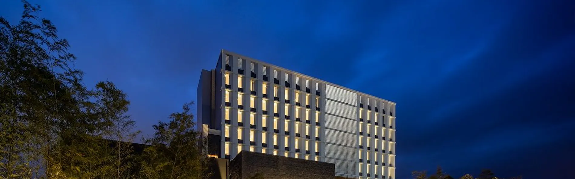 HOTEL CLAD