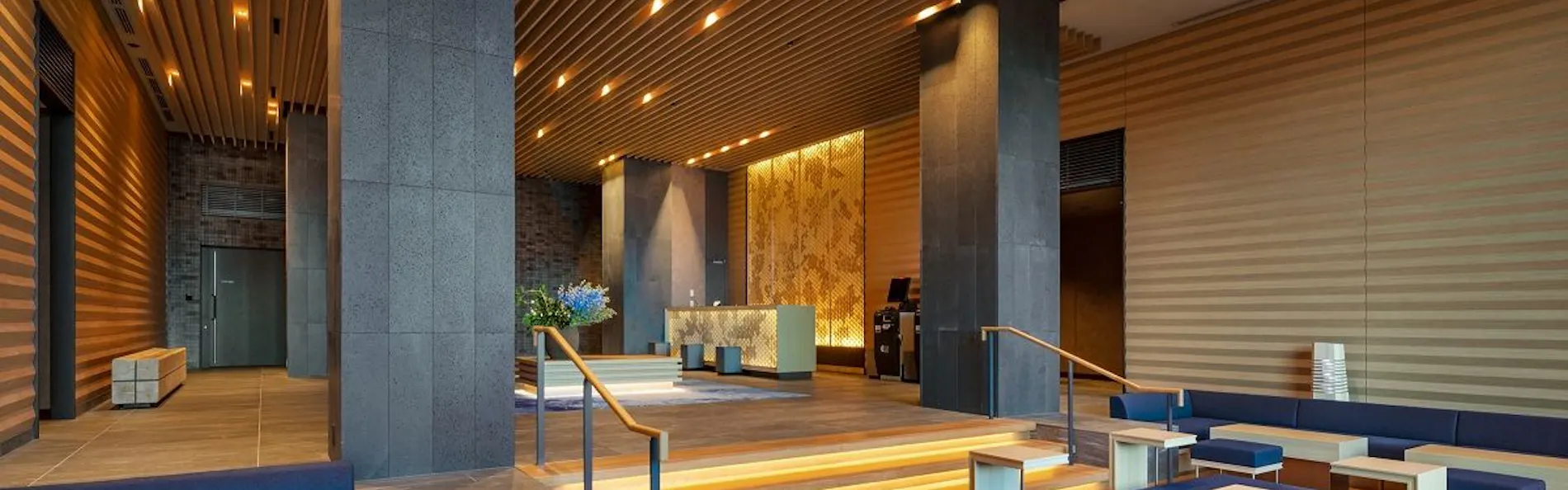 HOTEL CLAD
