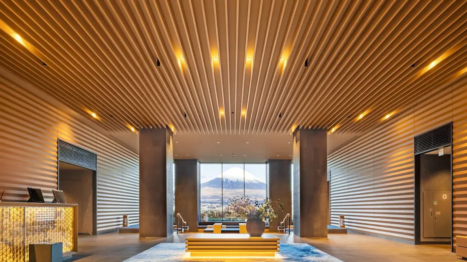 HOTEL CLAD