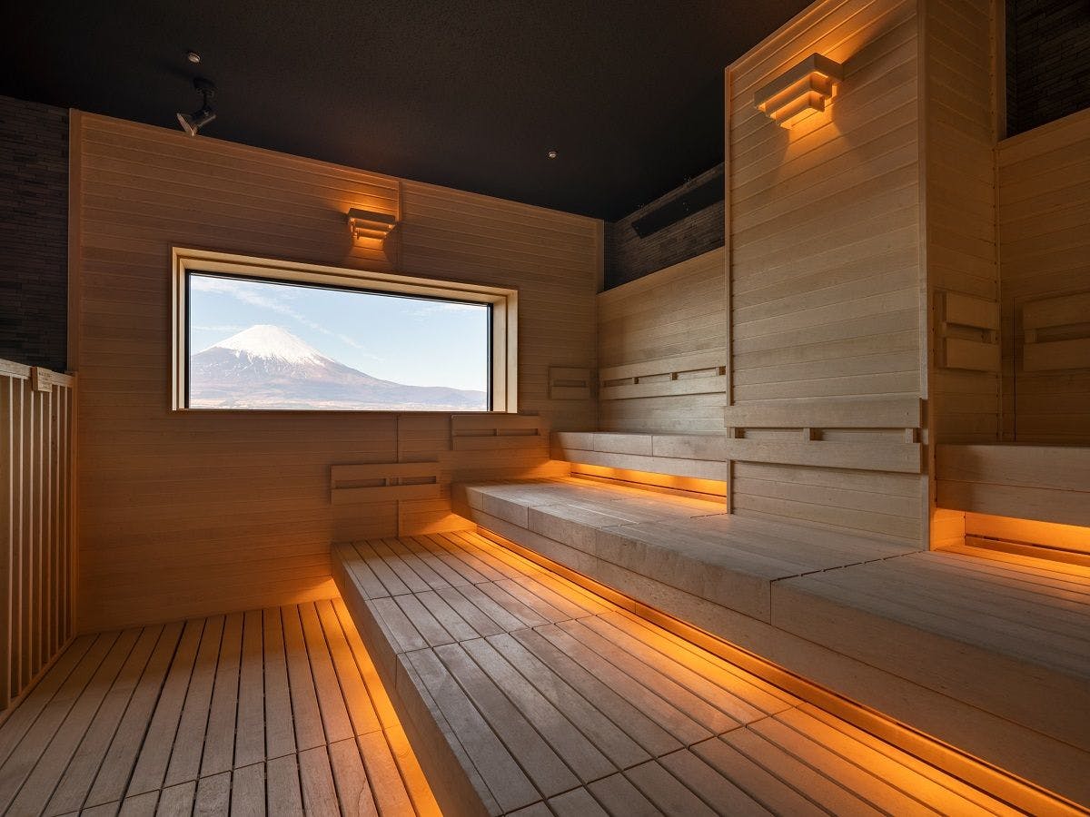 HOTEL CLAD