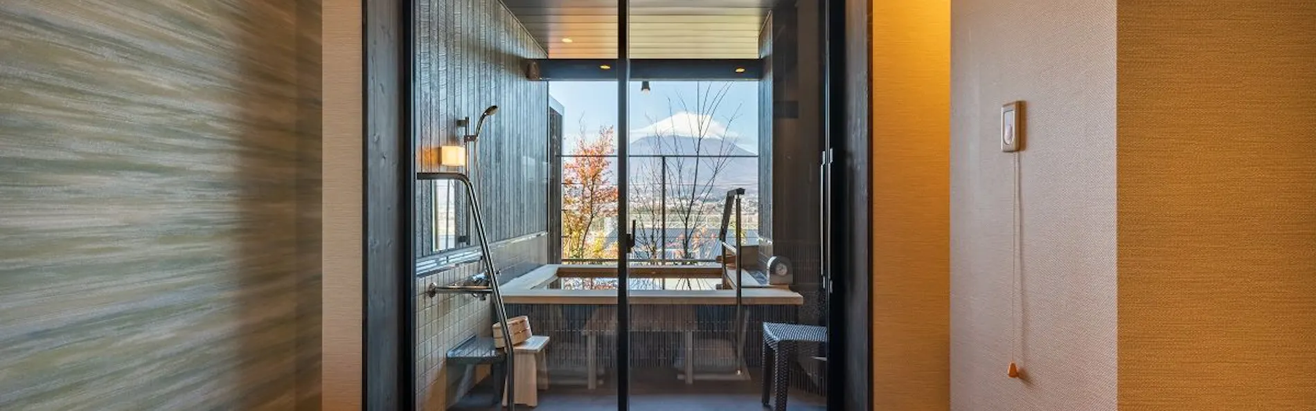 HOTEL CLAD