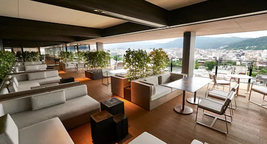 【เฉพาะการจองล่วงหน้า 60 วัน】เป็นฐานสำหรับการท่องเที่ยวเกียวโต รวมอาหารเช้า