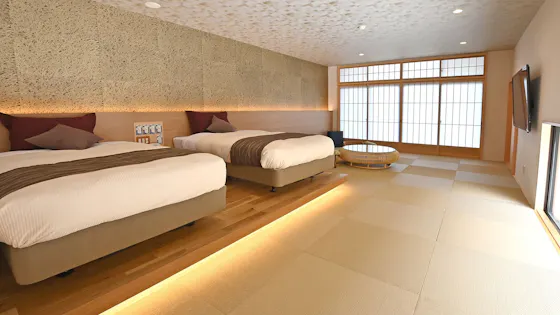 ห้องพักสไตล์ญี่ปุ่นและตะวันตกพร้อมอ่างอาบน้ำกลางแจ้งในสวน