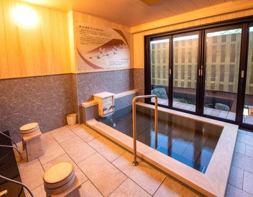 半露天風呂付き和洋室の客室一例