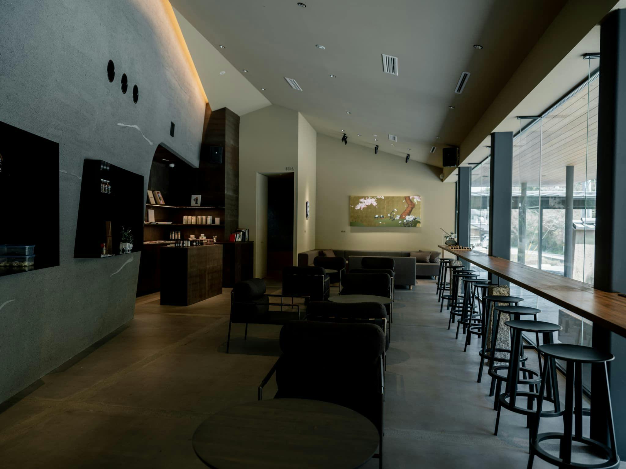 館内のカフェ・バー「moya」