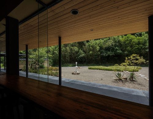 若手現代アート作品に出会う直島旅館 ろ霞