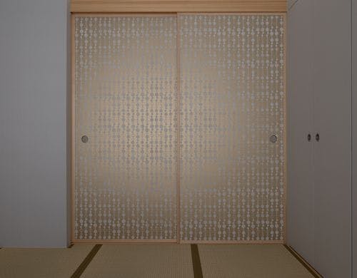 【新たな伝統をつくる唐長の襖】『光の雨』