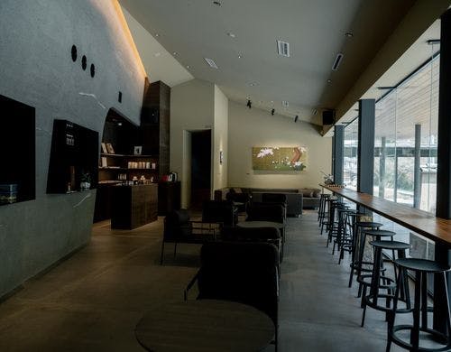 館内のカフェ・バー「moya」