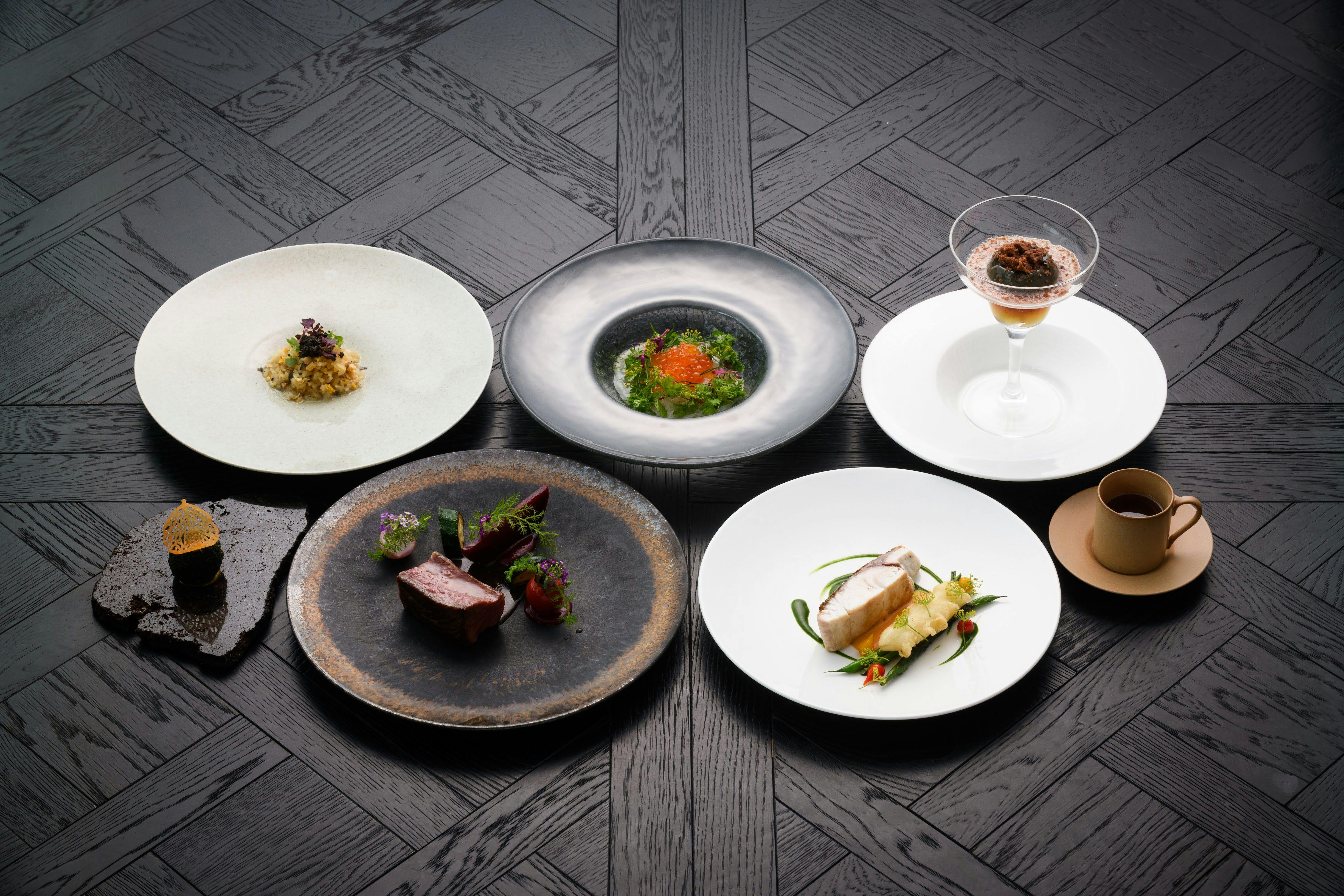 FLYING HOG GRILL Paket Makan Malam Ember