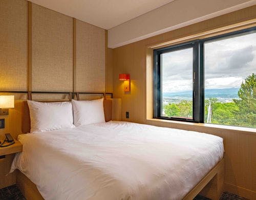 Guestroom Queen Bathroom