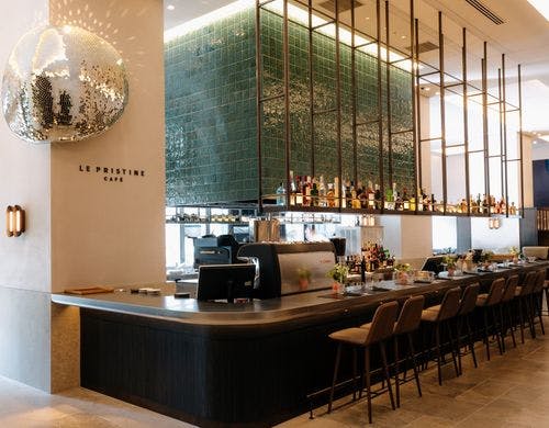 ル・プリスティンカフェ東京内観