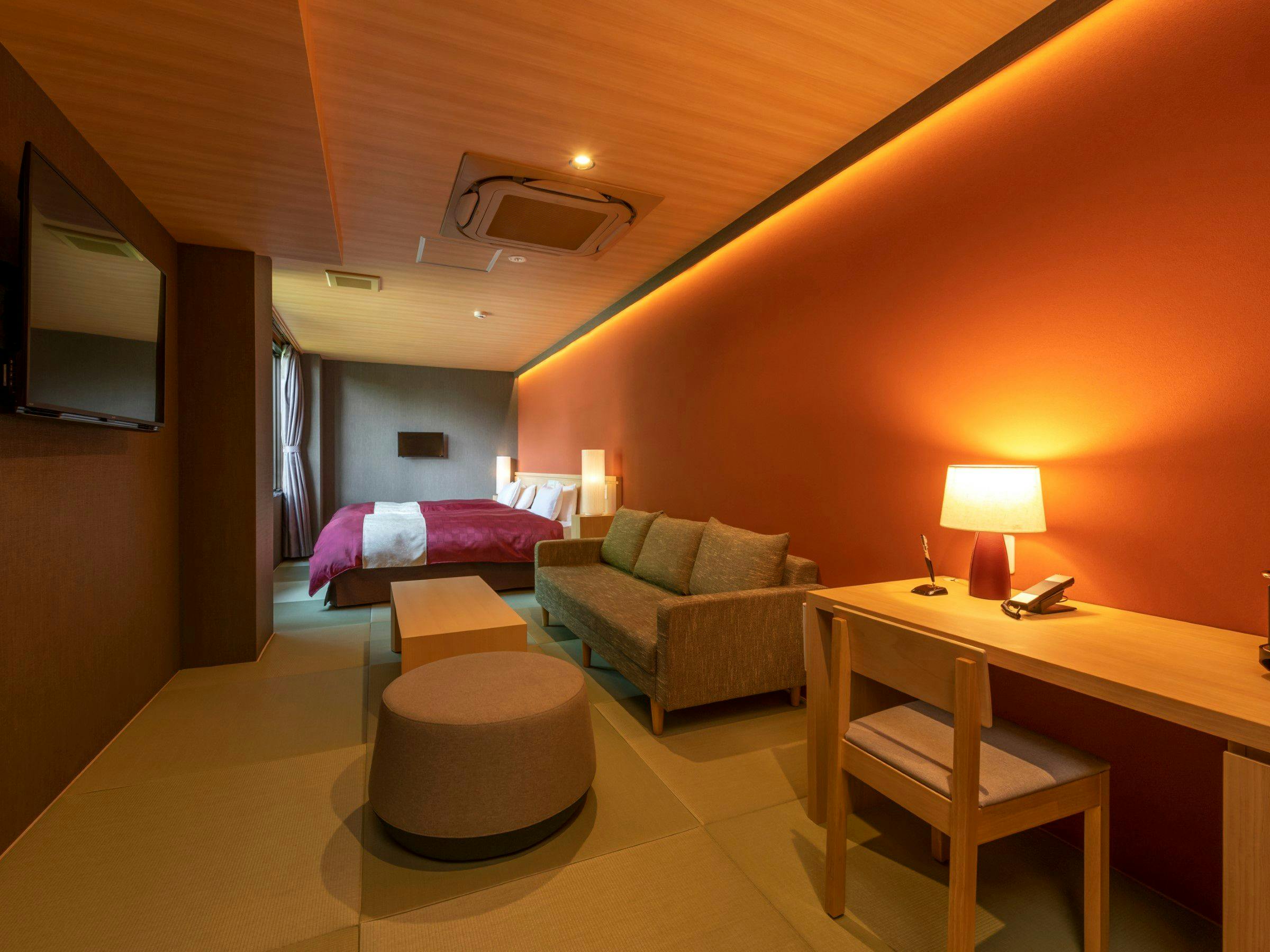 ห้องส่วนตัวพร้อมน้ำพุร้อนสำหรับผู้เข้าพักที่พักแบบ Superior สไตล์ญี่ปุ่นโมเดิร์น.