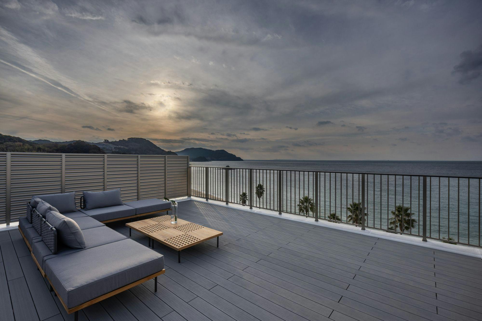 Seven x Seven Itoshima