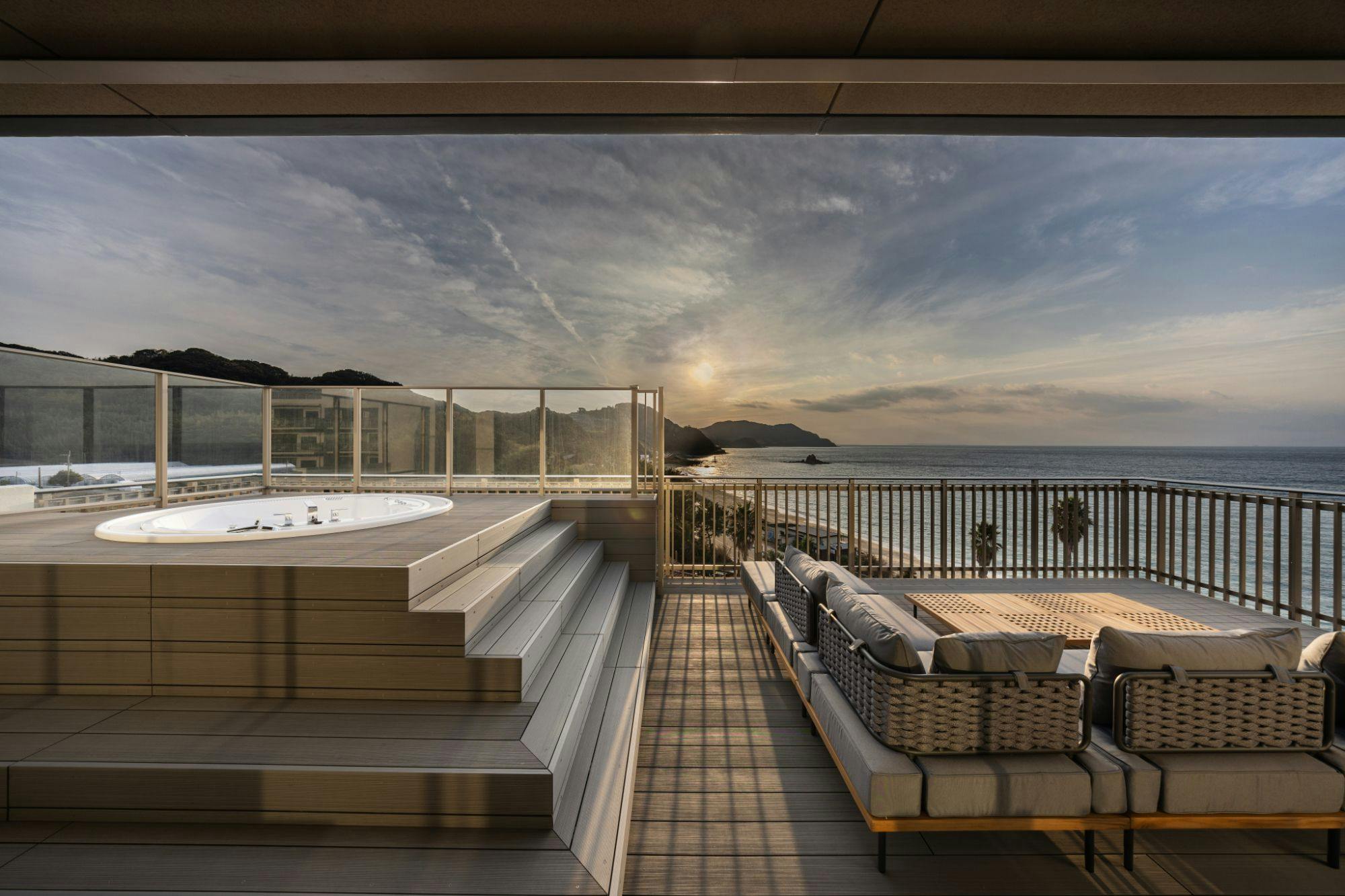 Seven x Seven Itoshima