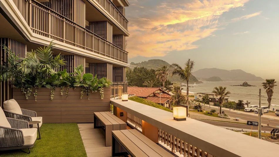 Seven x Seven Itoshima