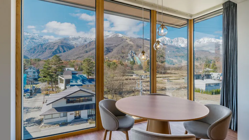 HOTEL LA VIGNE HAKUBA by Onko Chishin