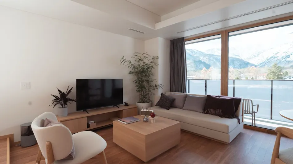 HOTEL LA VIGNE HAKUBA by Onko Chishin