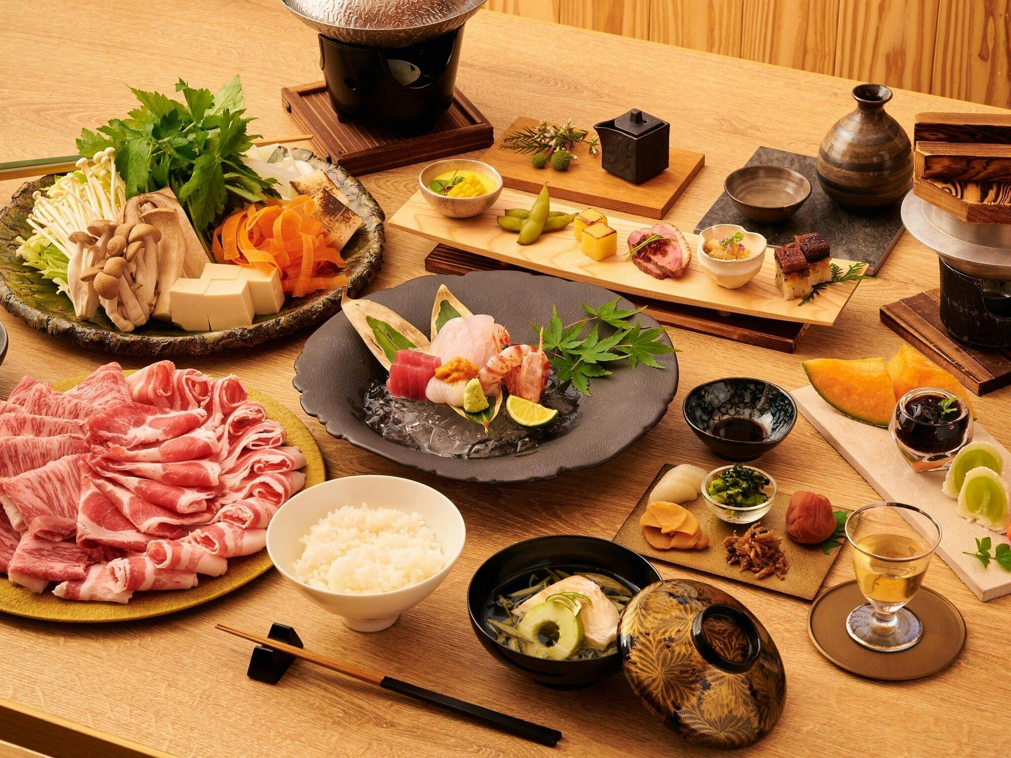 お料理：黒毛和牛と黒豚の食べ比べ【一例