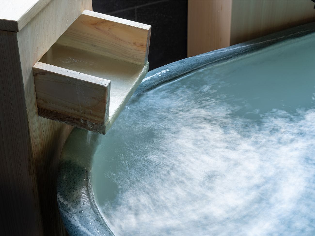 ห้องพักพร้อมอ่างอาบน้ำกลางแจ้ง - ภาพ