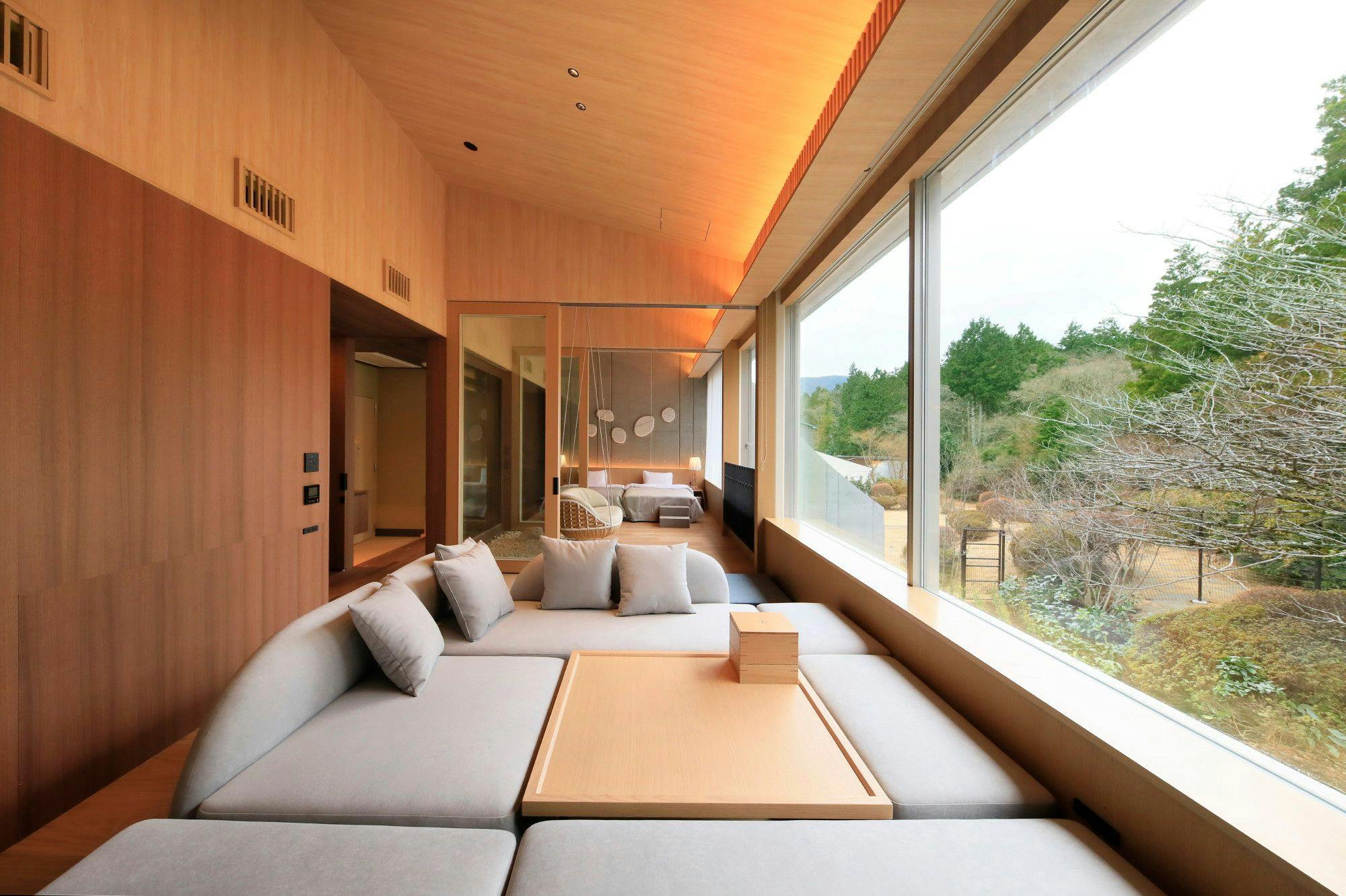 RETONA HAKONE