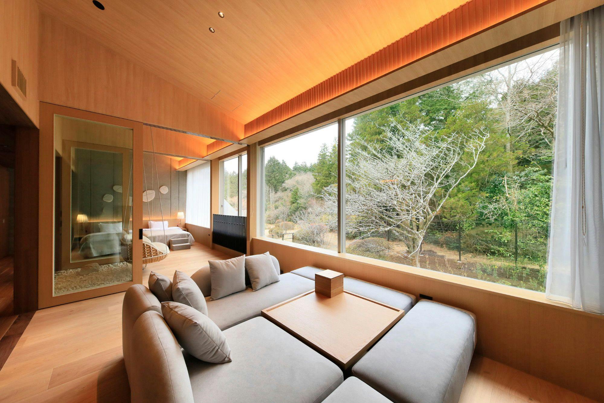 RETONA HAKONE