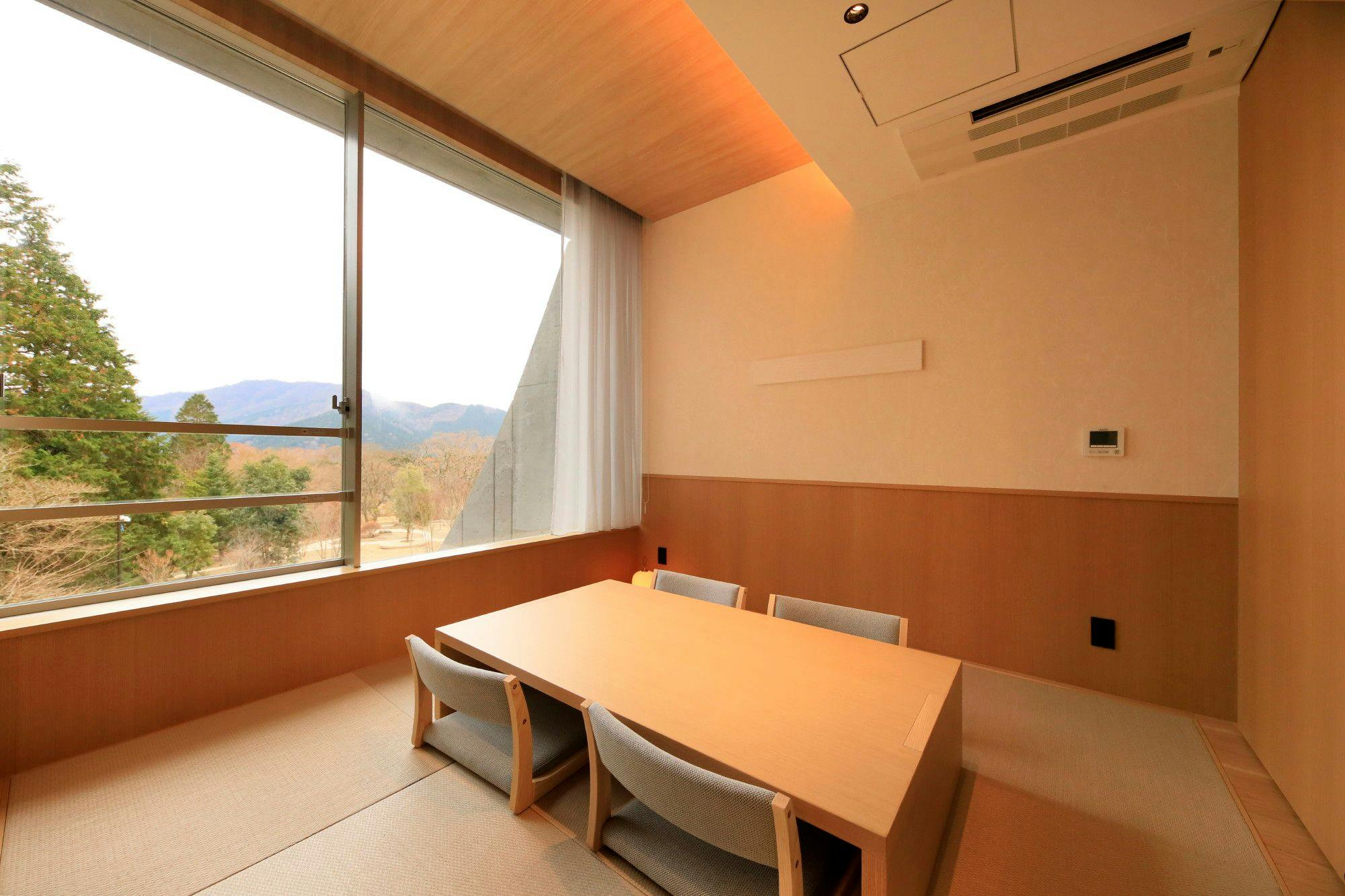 RETONA HAKONE