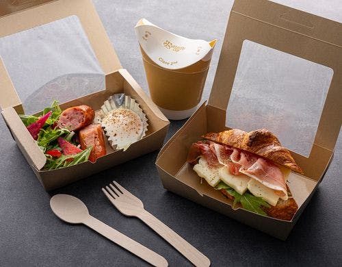 お持ち出し可能なピクニックスタイルの朝食