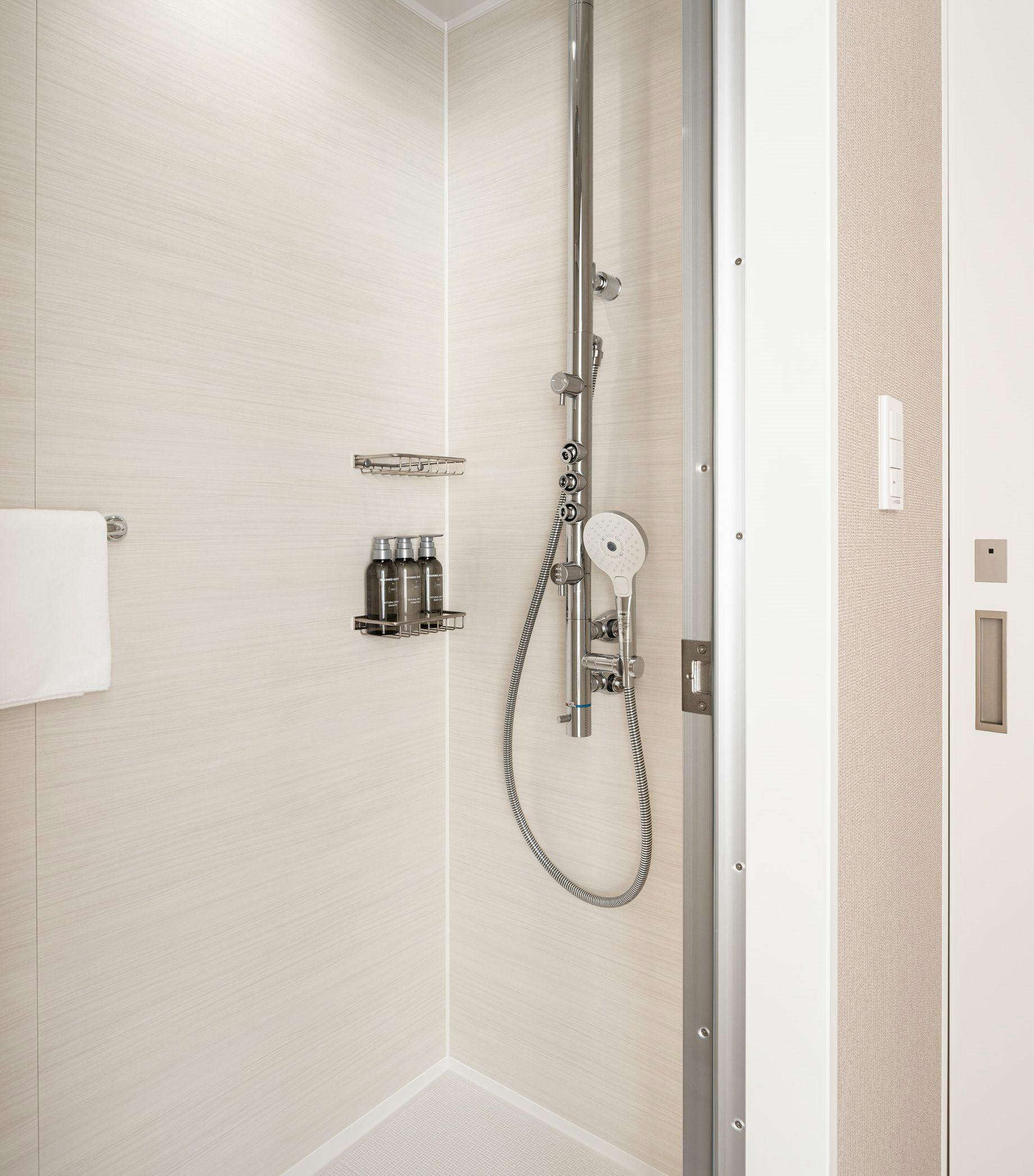 シャワーブース