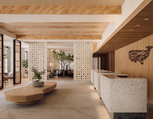 ロビー・フロント