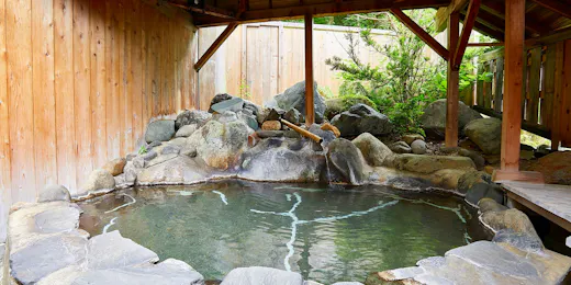 源泉掛流しの湯めぐりテーマパーク 龍洞