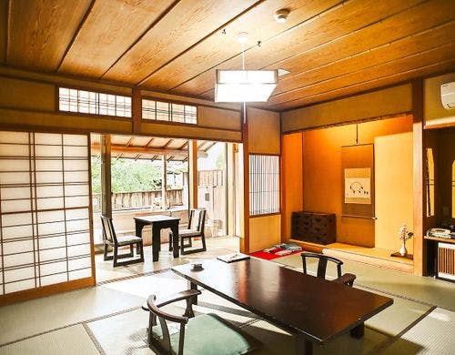 和室「竹取」／檜の露天風呂。和室10畳～