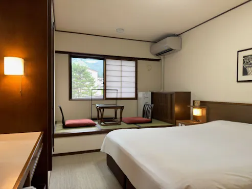 【ปลอดบุหรี่】<อาคารหลัก>เตียงคู่ (18 ตารางเมตร)