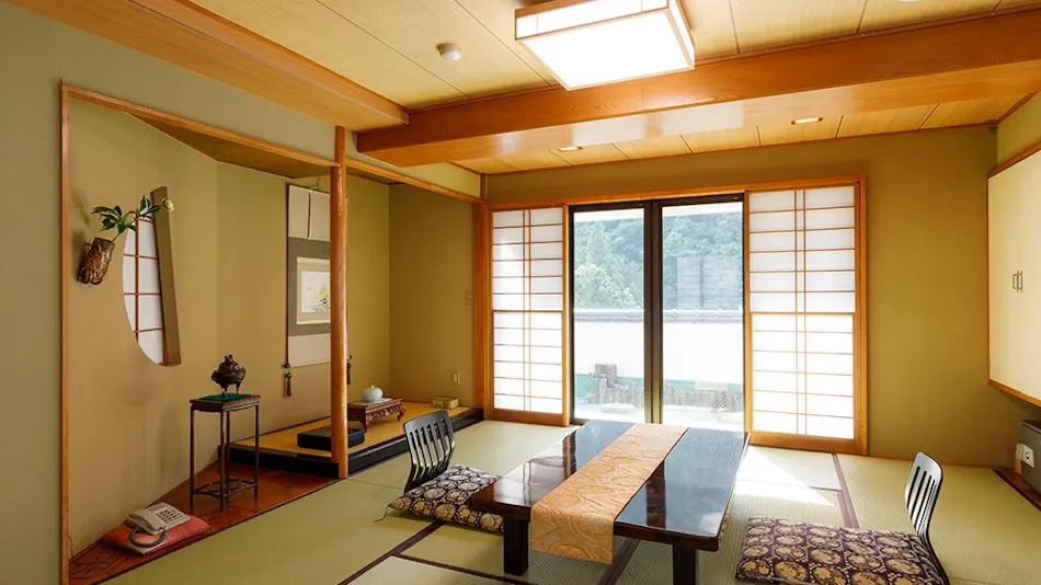 Kinugawa International Hotel: A Pet-Friendly Accommodation with Three Dog Runs