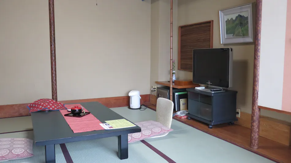 Kinugawa International Hotel: A Pet-Friendly Accommodation with Three Dog Runs
