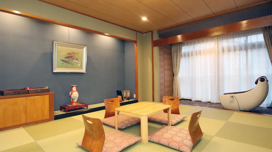 Kinugawa International Hotel: A Pet-Friendly Accommodation with Three Dog Runs
