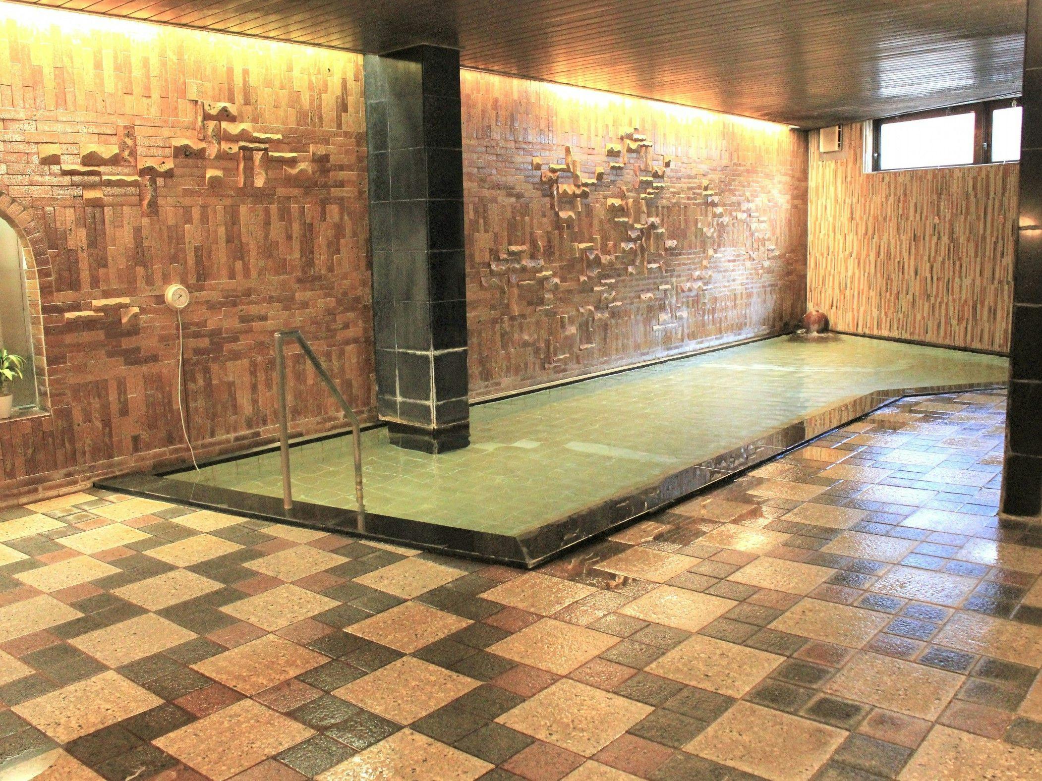 ห้องอาบน้ำสาธารณะ - Aixin no Yu