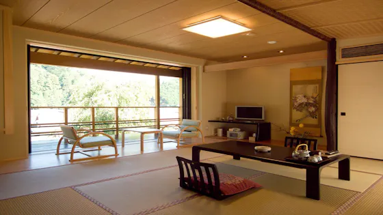 ห้องสไตล์ญี่ปุ่น 12 เสื่อพร้อมน้ำพุร้อนบนท้องฟ้า