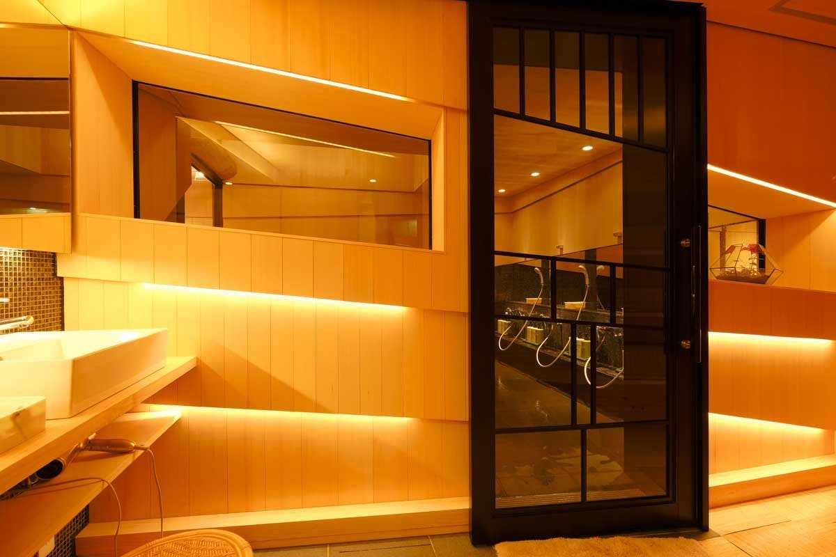 น้ำพุร้อนขนาดใหญ่ 'Maeoni no Yu'