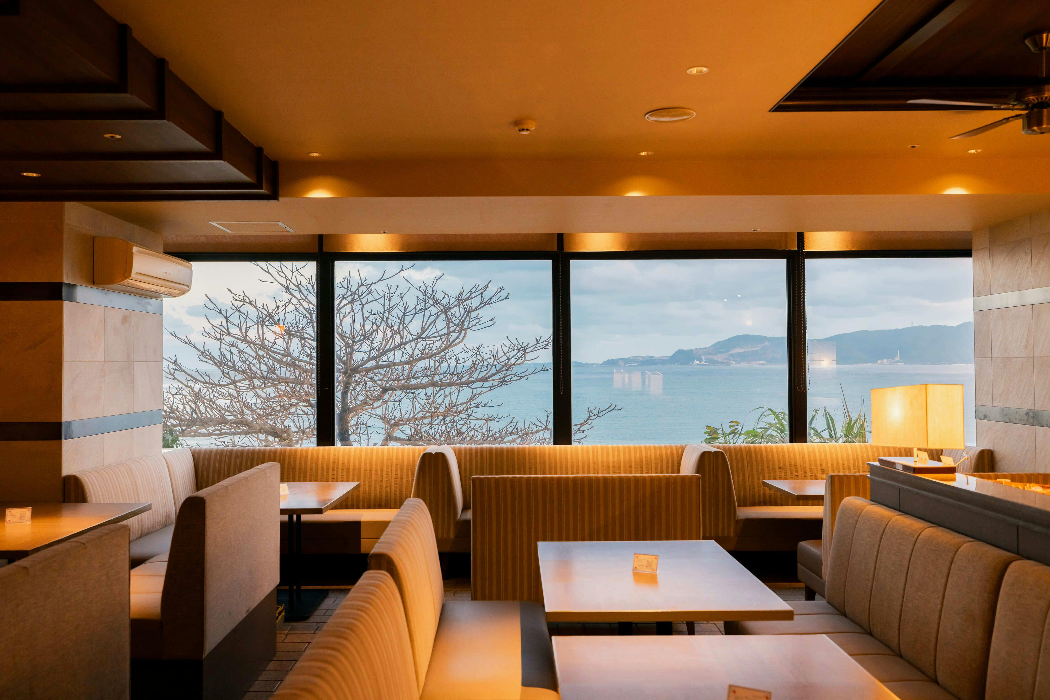 シーサイド レストラン