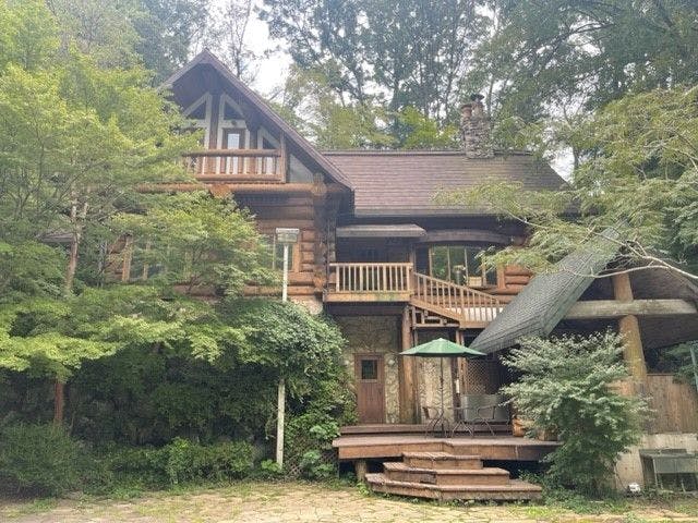 デラックスログハウス