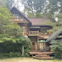 デラックスログハウス