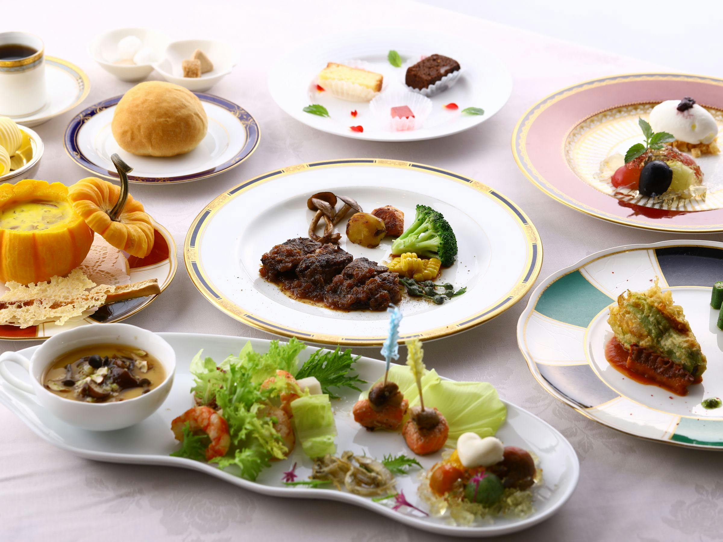 【限定プラン】【温泉でフレンチ】＜2食付＞シェフこだわりの地元食材使用のフレンチ【ラピス・ラズリ】