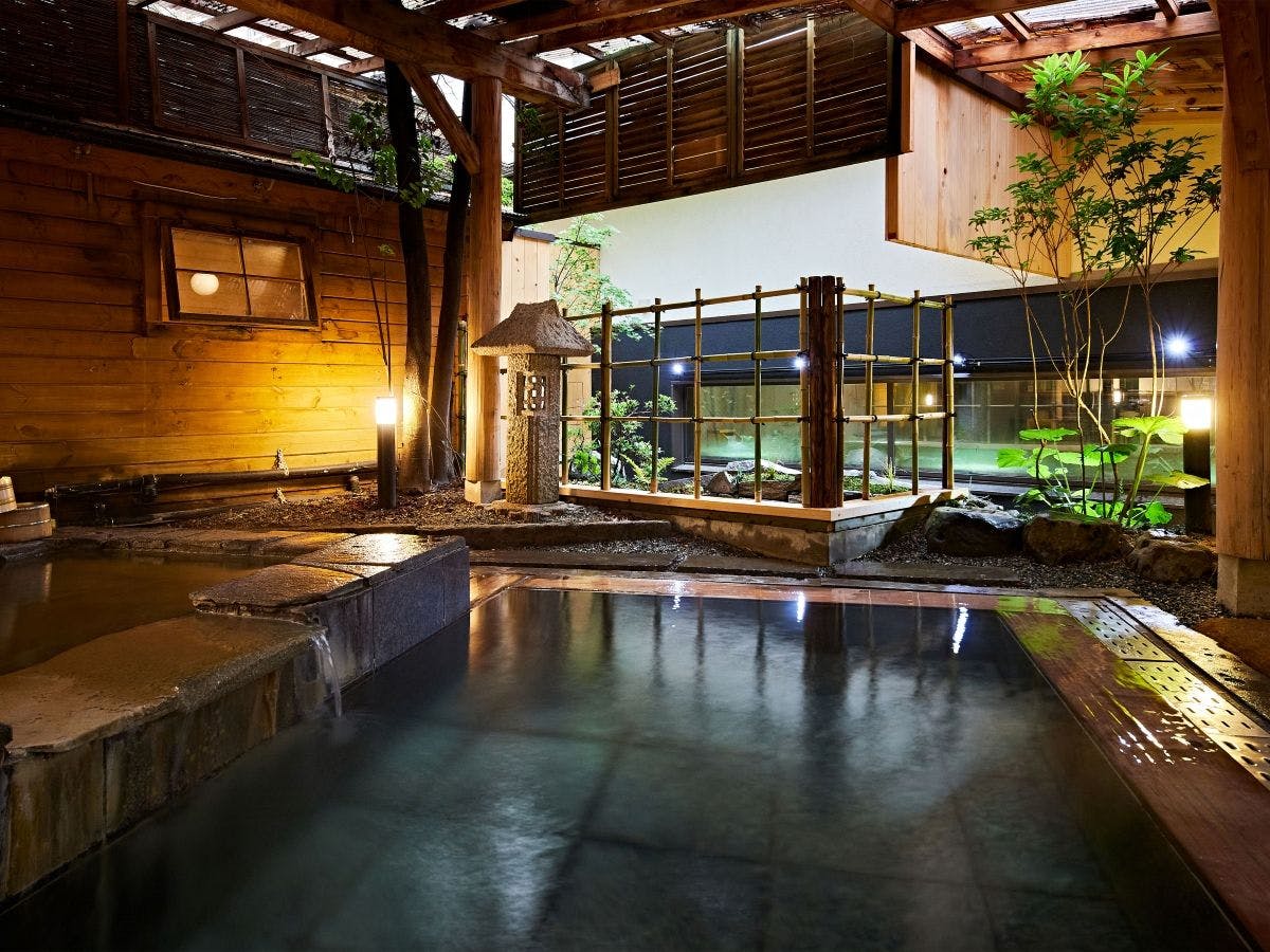 【素泊り】＜食事なし＞お日にち限定！開湯120年湯元上山田ホテルの源泉かけ流し天然温泉を愉しむ