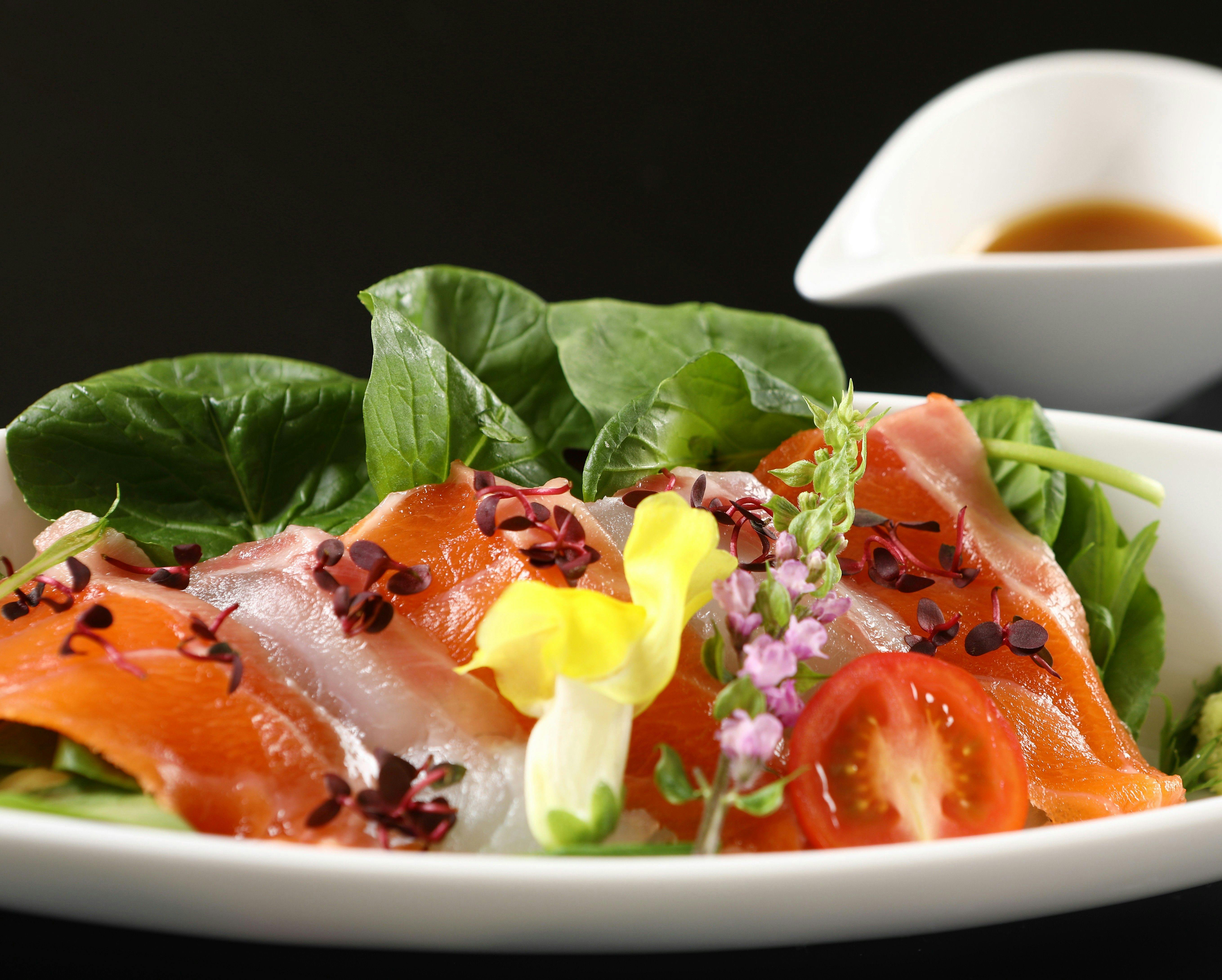 「八ヶ岳信州サーモン」のカルパッチョ