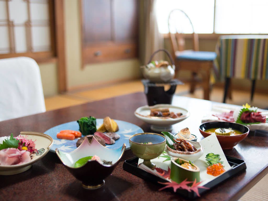 鉄鉱泉本館