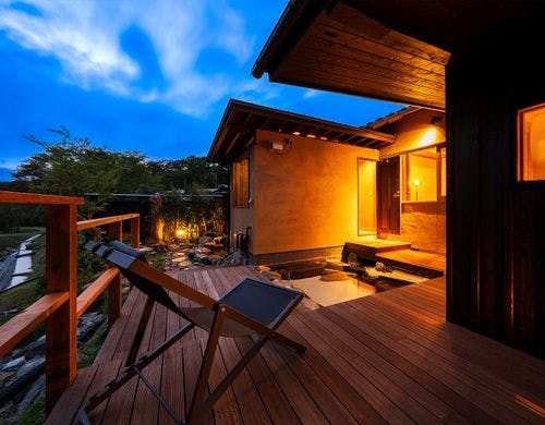 R5年秋完成はなしのぶ／テラスと水風呂