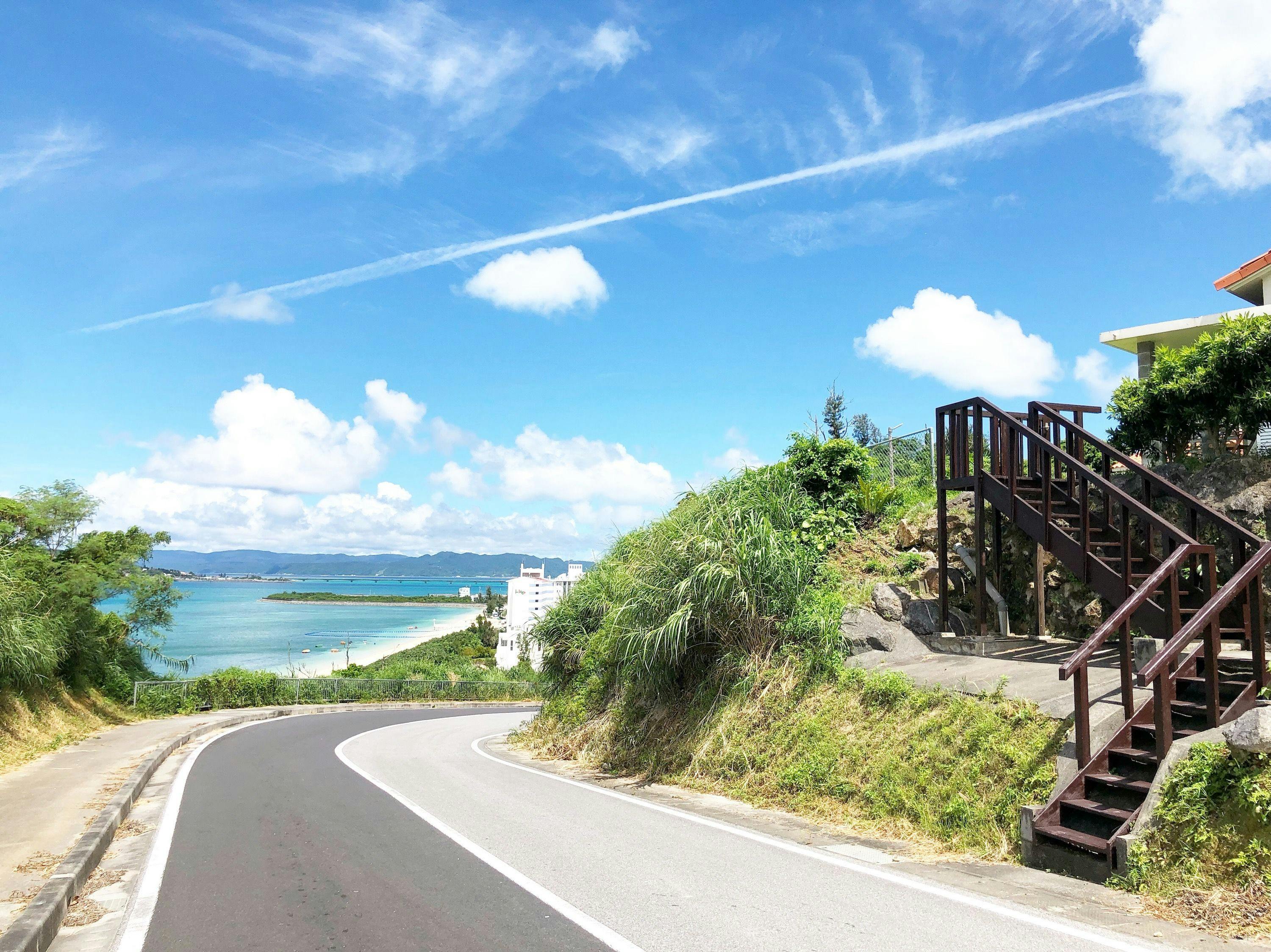 部屋から階段を降りると