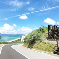 部屋から階段を降りると