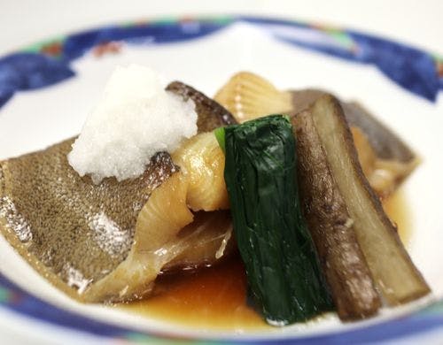 料理の一例　カレイ甘炊き